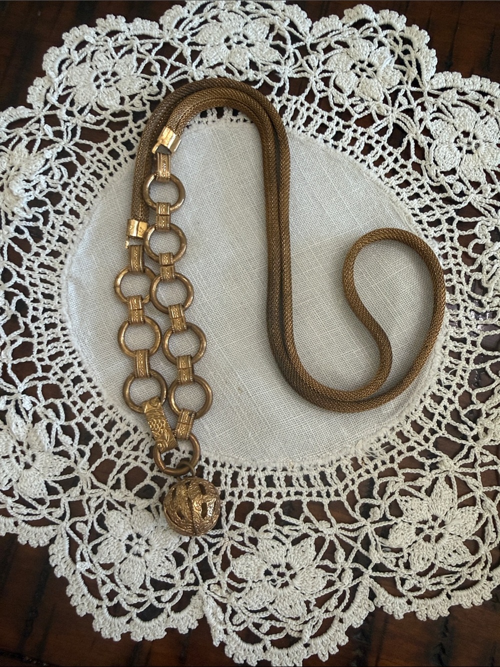 Vintage Unstamped gold tone necklace with ornate ball and chain link